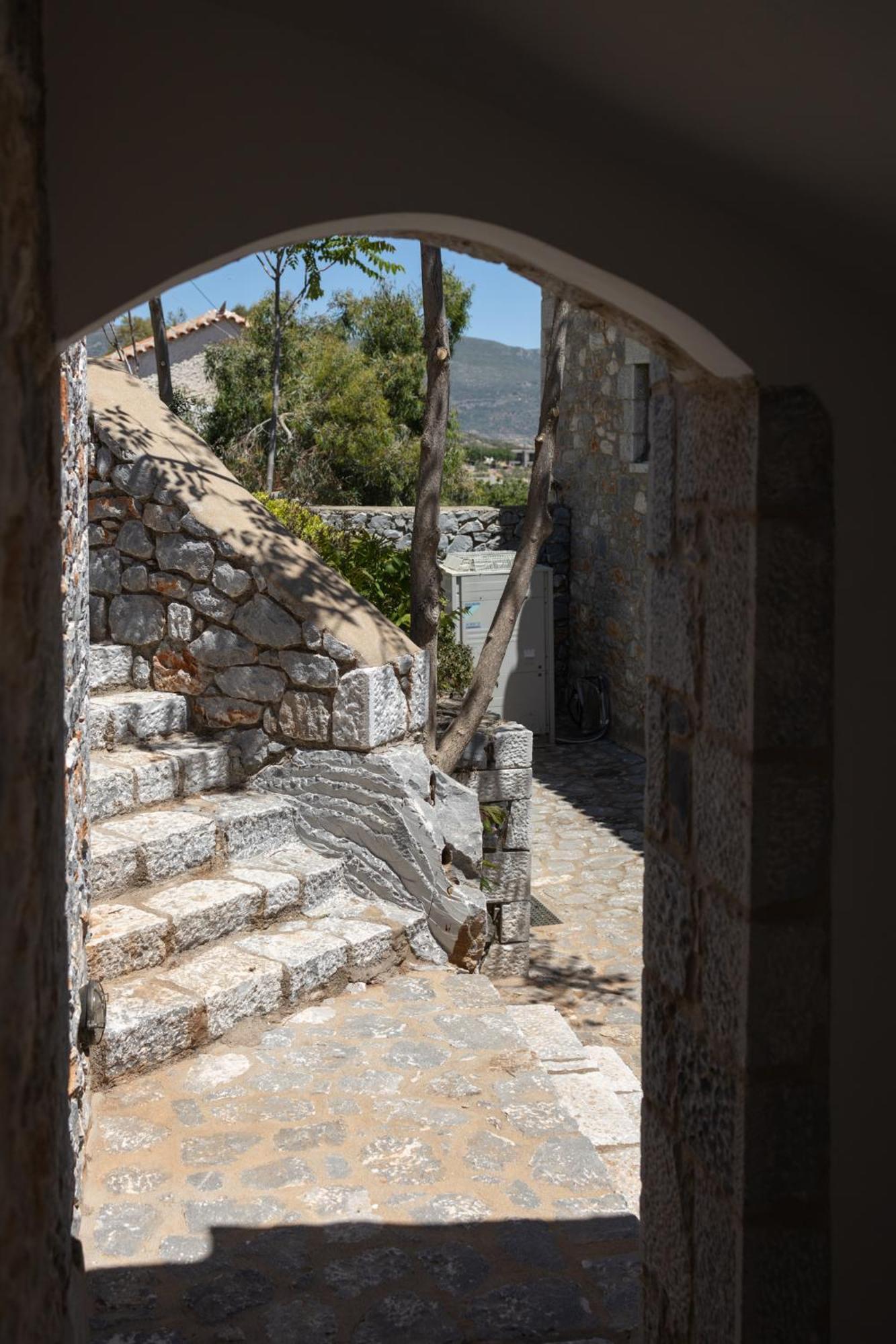 Petritis Guesthouse Oitilon Exterior photo